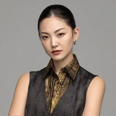 黄凤英